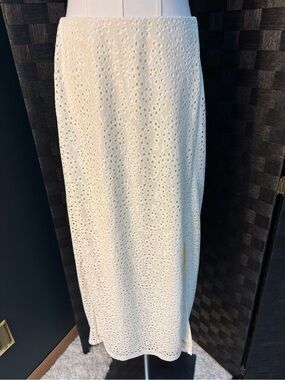 Cream Eyelet Pencil Skirt Side Slit Elastic Waist